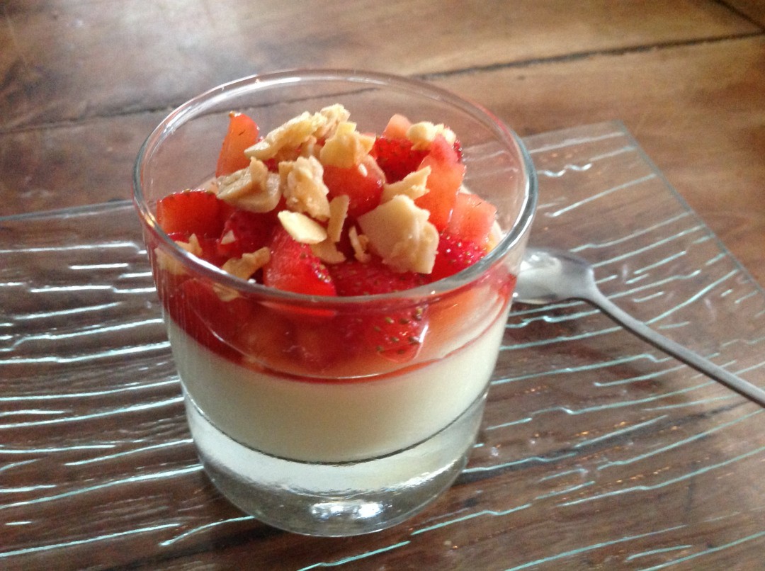 Pana cotta fruits rouges et croquant